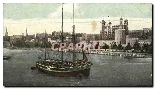 Cartes postales London Tower from river Bateau