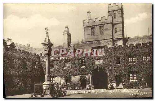 Cartes postales Corpus Christi College showing old Sundial Oxford