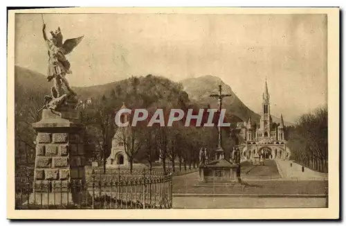 Ansichtskarte AK Lourdes St Michel et le Cavaire Breton