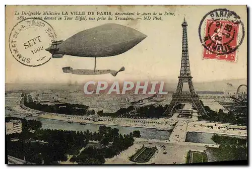 Cartes postales Le Dirigeable Militaire La Ville de Paris descendant le cours de la Seine Pase devant la Tour Ei