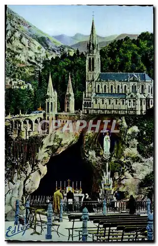 Cartes postales moderne Lourdes La Grotte et la Basilique