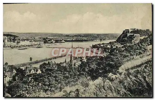 Cartes postales Petit ville a flanc de colline