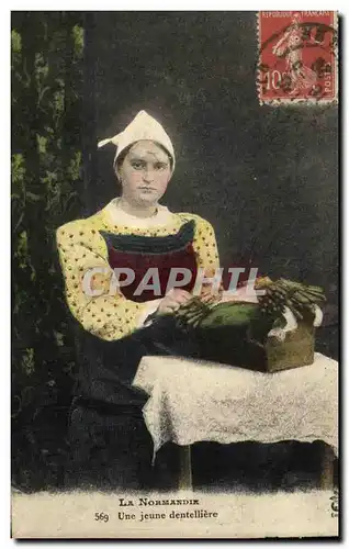 Cartes postales La Normandie Un jeune dentelliere Folklore