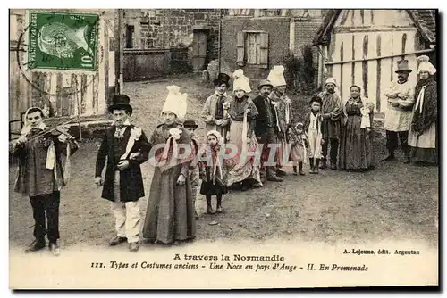 Cartes postales A travers la Normandie Types et costumes anciens Une noce en pays d Auge Folklore