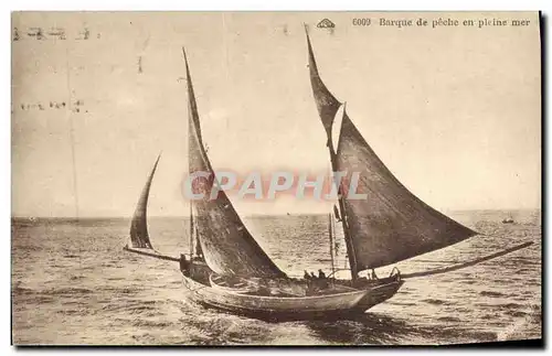 Cartes postales Barque de peche en pleine mer