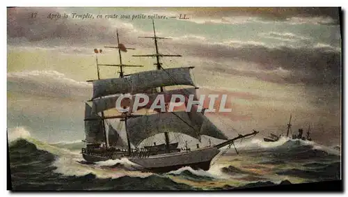 Cartes postales Apres la Tempe en route sous peitte voilure Bateau