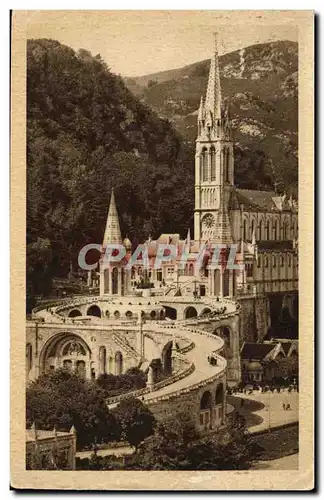 Cartes postales Lourdes La Basilique vue de cote