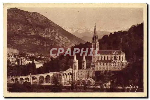 Cartes postales Lourdes La basilique et les montagnes