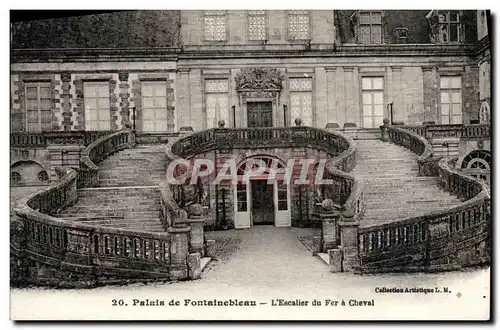 Ansichtskarte AK Palais de Fontainebleau L Escalier du Fer a Cheval