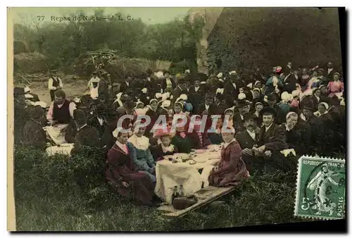 Cartes postales Fantaisie Femmes Repas de Noel Folklore