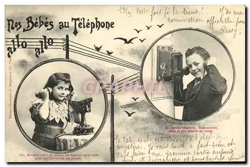 Cartes postales Fantaisie Femme Nos bebes au telephone