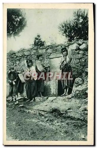 Cartes postales Algerie Femmes kabyles a la fontaine