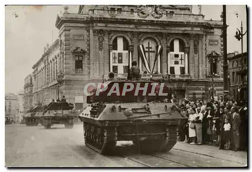 Moderne Karte Militaria 2eme guerre mondiale De Sienne a Belfort Liberation de Montpellier Les chars defilent