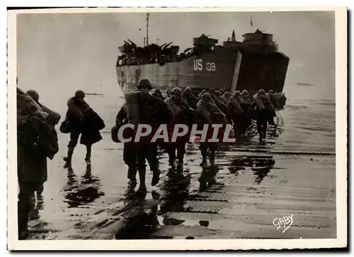 Cartes postales moderne Militaria 2eme guerre mondiale Debarquement de Normandie Le ravitaillement des allies