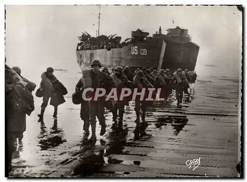 Cartes postales moderne Militaria 2eme guerre mondiale Debarquement de Normandie Le ravitaillement des allies