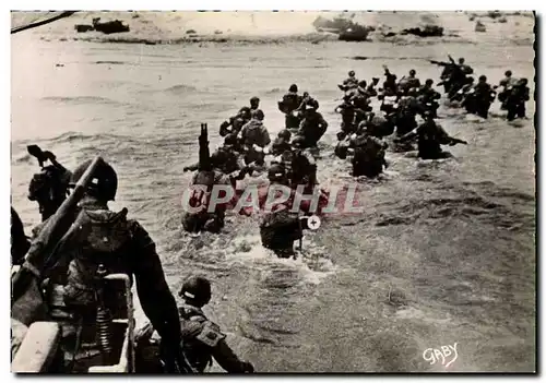 Cartes postales moderne Militaria 2eme guerre mondiale Debarquement de Normandie Des troupes debarquement sur al cote no
