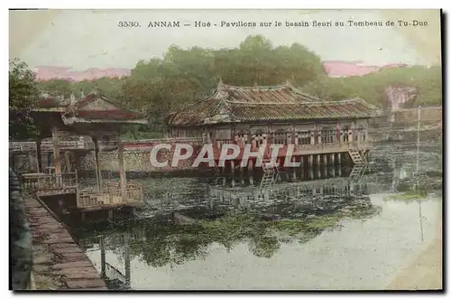Cartes postales Indochine Annam Hue Pavillons sur le bassin au tombeau de Tu Duc