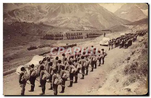 Ansichtskarte AK Militaria Manoeuvres du Galibier 1938 La revue finale