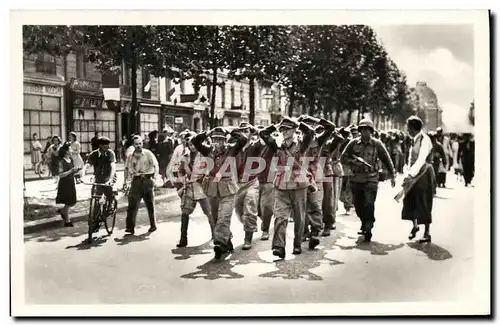 Cartes postales Militaria Liberation de Paris Prisonniers allemands