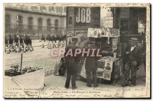 Cartes postales Paris Vecu Un kiosque a journaux TOP