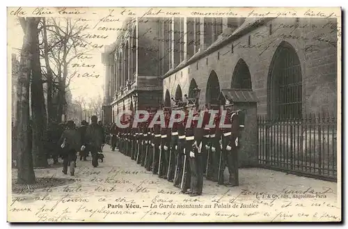 Cartes postales Paris Vecu La garde montante du palais de justice TOP