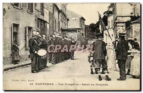 Cartes postales Nanterre Les Pompiers Salut au drapeau