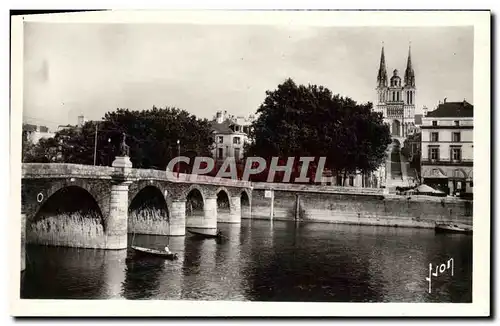 Ansichtskarte AK Angers La Maine le pont du centre et la cathedrale st maurice