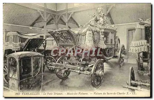 Ansichtskarte AK Versailles Le Petit trianon Musee des voitures Voiture du Sacre de Charles X