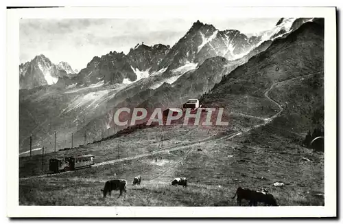 Cartes postales Plateau De Bellevue Montee vers Voza et chaine des aiguilles Train