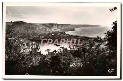 Cartes postales moderne Fecamp Vue sur Le Port Et Les Falaises