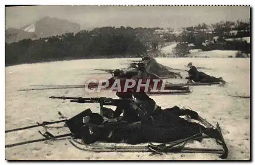 Cartes postales moderne Militaria Section de mitrailleuses sur skis en batterie