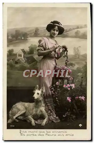 Cartes postales Une Mord Que les Ennmis Et Porte des Fleurs Aux Amis Femme Chien