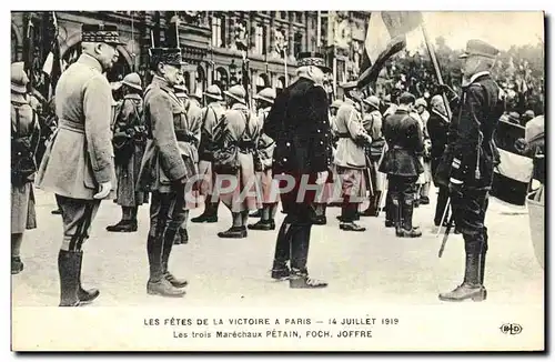 Ansichtskarte AK Les Fetes de la Victoire a Paris Marechaux petain Foch Joffre Militaria