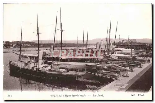 Ansichtskarte AK Antibes Le Port Bateaux