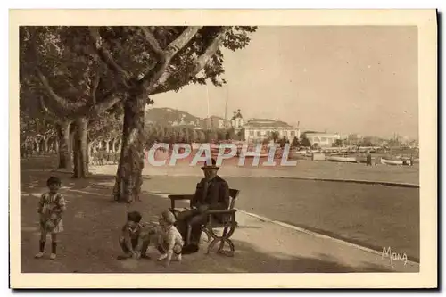 Ansichtskarte AK Cannes Le Casino et Les Allees de la Liberte Enfant Vieillard