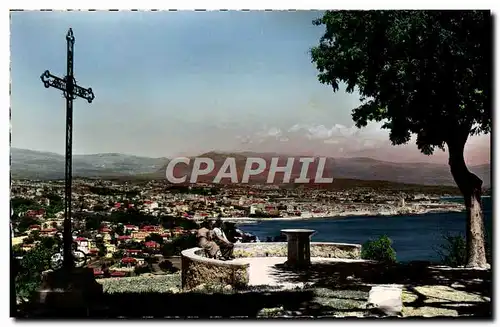 Cartes postales La Garoupe La table d&#39orientaion Vue panoramique sur Antibes Au fond la chaine des Alpes