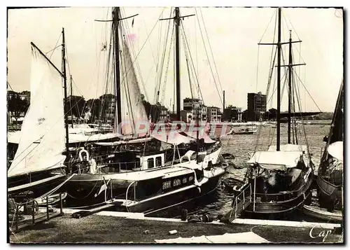 Cartes postales moderne Golfe Juan Le Port Bateaux