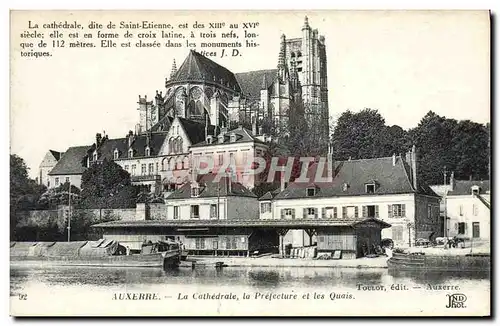 Cartes postales Auxerre Vue Cathedrale La Prefecture et les Quais