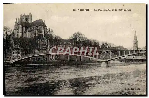 Ansichtskarte AK Auxerre Le Passerelle et la Cathedrale