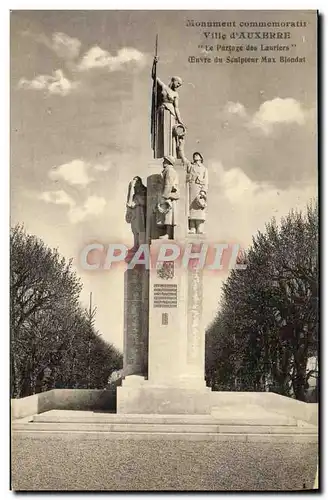 Ansichtskarte AK Auxerre Monument commemoratif Le partage des laurieres Militaria Max Blondat