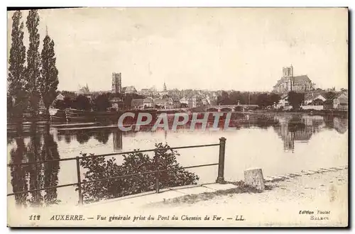 Ansichtskarte AK Auxerre Vue Generale Prise du Pont du Chemin de Fer