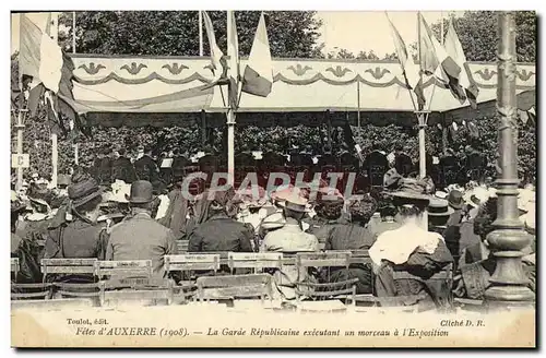 Cartes postales Fetes d&#39Auxerre La Garde Republicaine Executant un Morceau a l&#39exposition TOP Auxerre