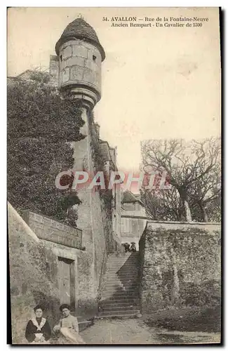 Cartes postales Avallon Rue De La Fontaine Neuve Ancien Rempart Un cavalier de 1590