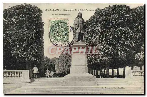 Cartes postales Avallon Statue Du Marechal Vauban Et Les Promenades