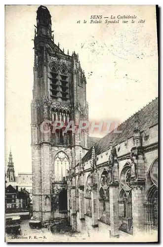 Cartes postales Sens Le Cathedrale et le Palais synodal sur le cote