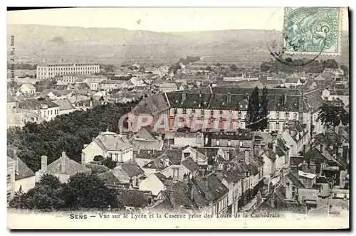 Cartes postales Sens Vue sur le Lycee et la Caserne prise des Tours de la Cathedrale