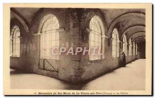 Cartes postales Monastere de Sainte Marie de la Plerre qui Vire Le cloitre