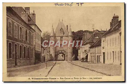 Cartes postales Villeneuve Sur Yonne Rue Carnot Et Porte De Sens Vue Interieure