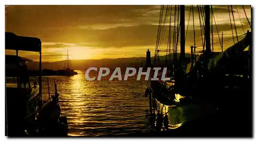 Moderne Karte Lumiere Et Beaute De La Cote d&#39Azur Parure d&#39Or Sur Les yachts au soleil couchant