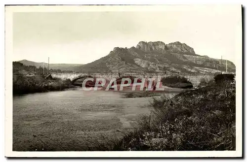 Cartes postales moderne Roquerrune S Argens Le Rocher Et Le Pont Sur l&#39Argens